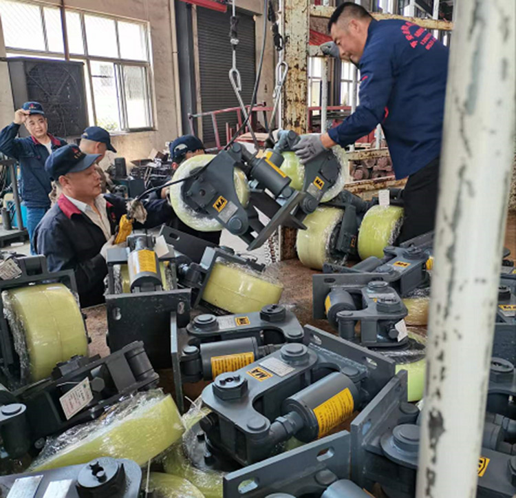 山東礦安機電一批滾輪罐耳發往甘肅蘭州